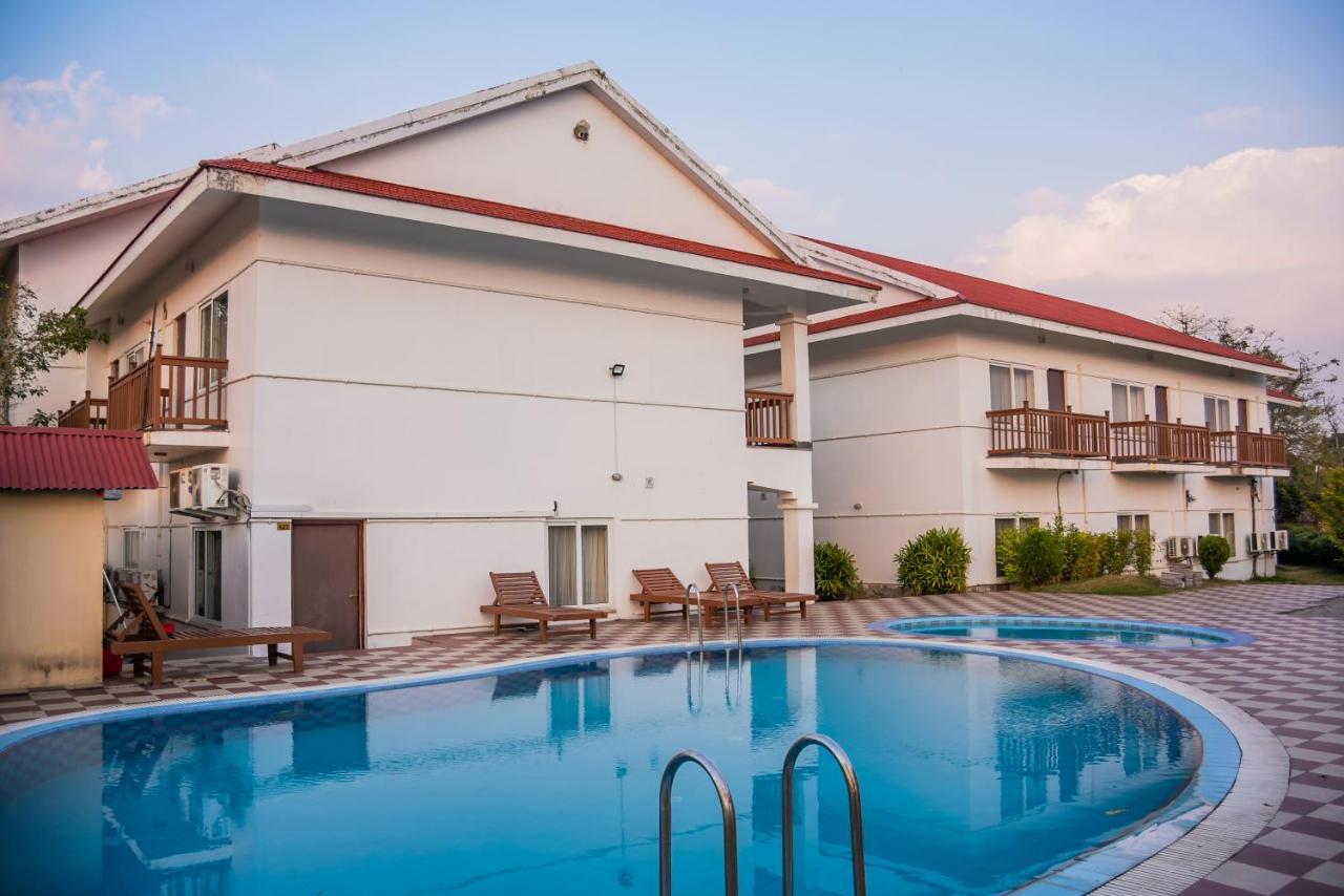Hotel Earth Light Sauraha 치트완 외부 사진