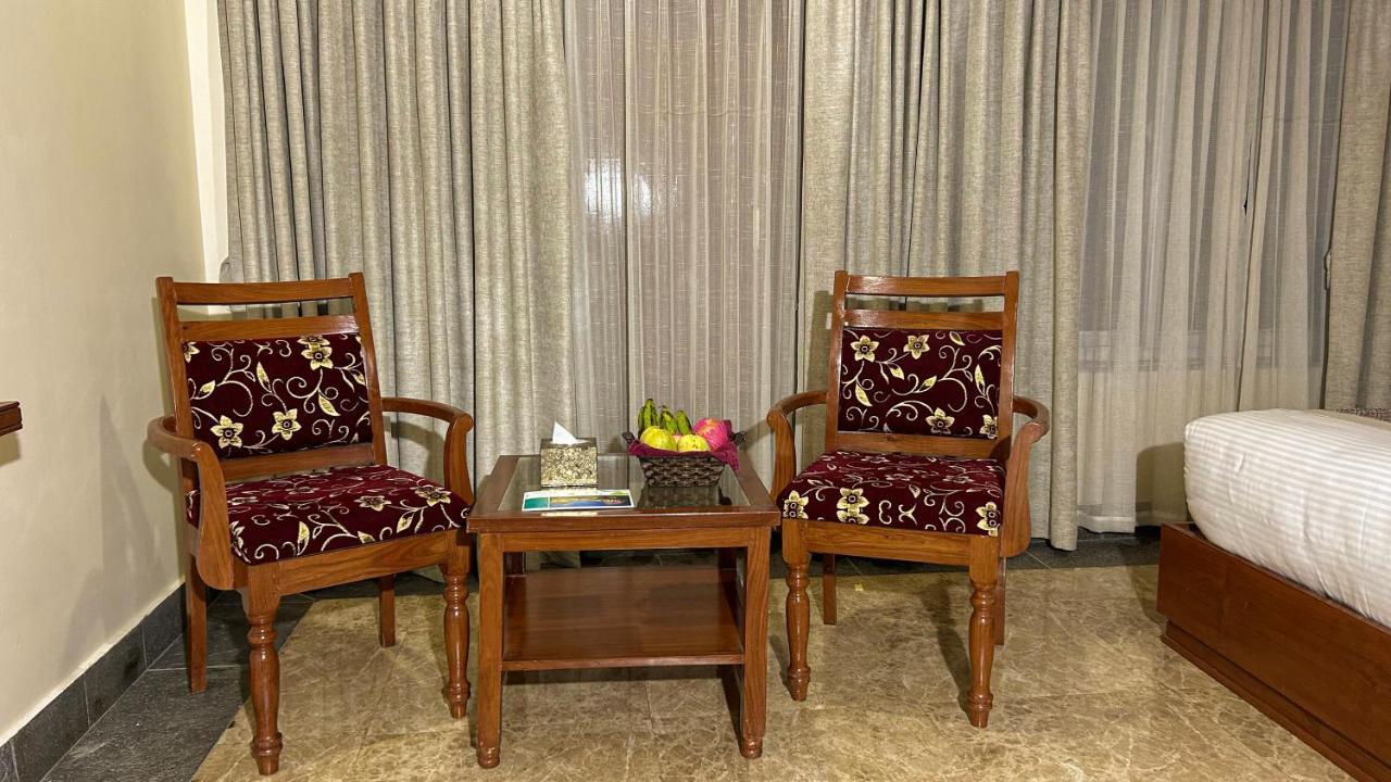 Hotel Earth Light Sauraha 치트완 외부 사진