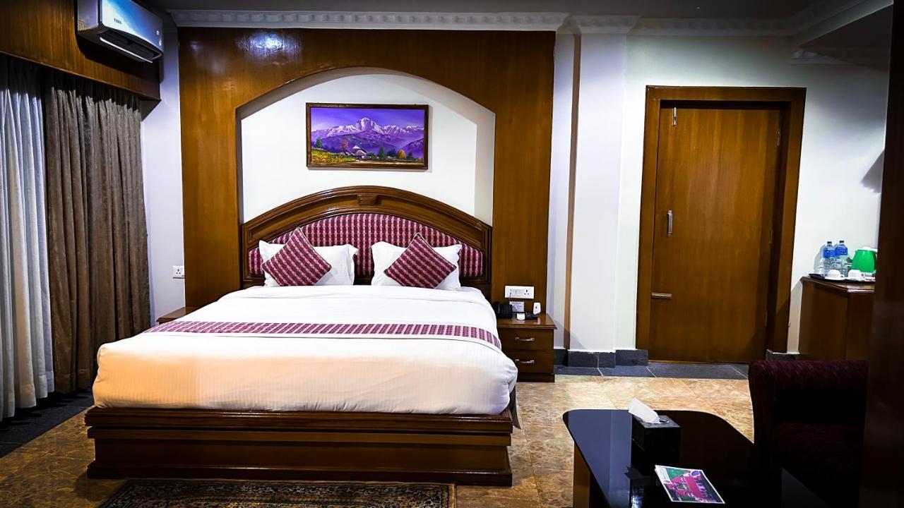 Hotel Earth Light Sauraha 치트완 외부 사진
