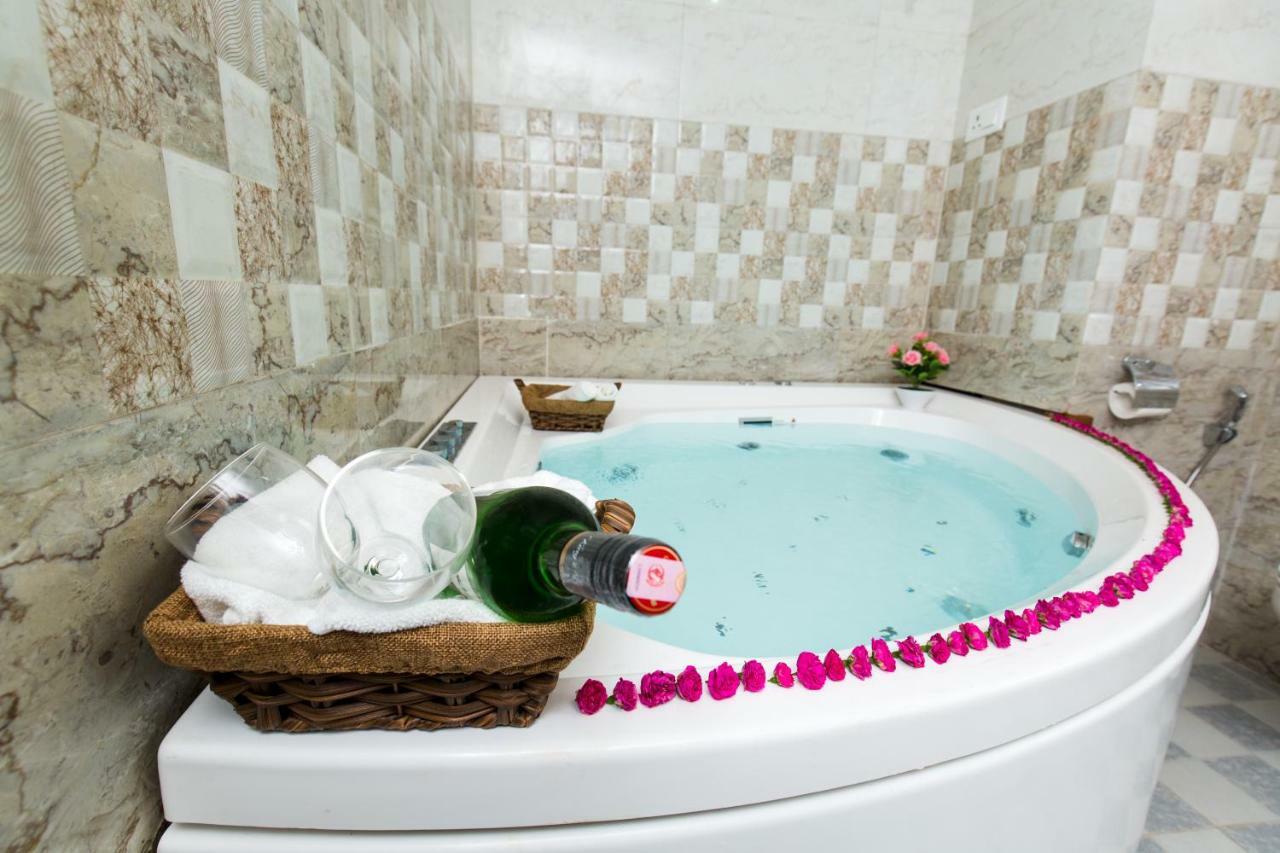 Hotel Earth Light Sauraha 치트완 외부 사진