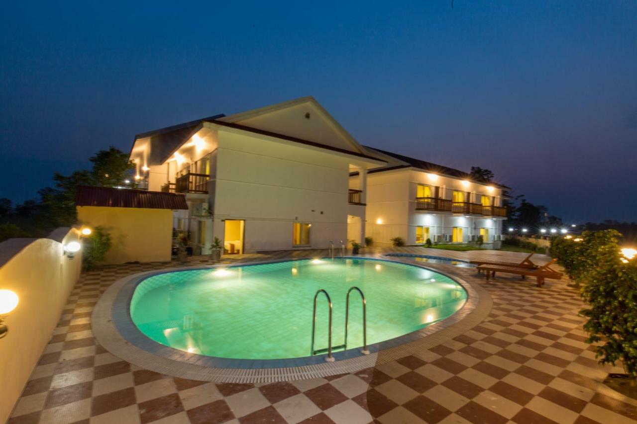 Hotel Earth Light Sauraha 치트완 외부 사진